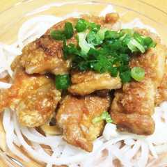 รูปของ パリパリ鶏もも肉のわさびポン酢あえ♫