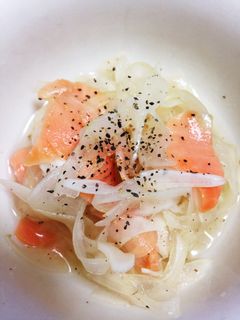 玉ねぎとサーモンマリネ-レシピのメイン写真