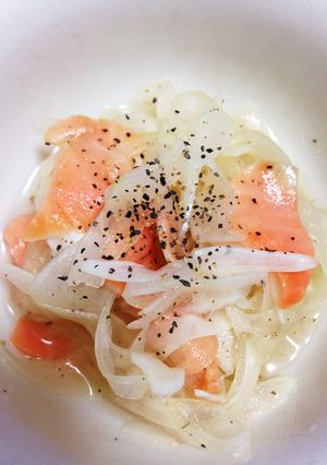 玉ねぎとサーモンマリネ-レシピのメイン写真