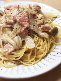 舞茸としめじとベーコンのクリームパスタ-レシピのメイン写真