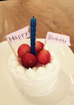さくらんぼde１歳の誕生日ケーキ-レシピのメイン写真
