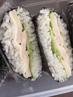 サラダチキンのおにぎらず-レシピのメイン写真