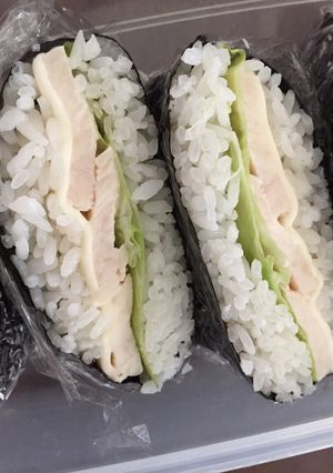 サラダチキンのおにぎらず-レシピのメイン写真