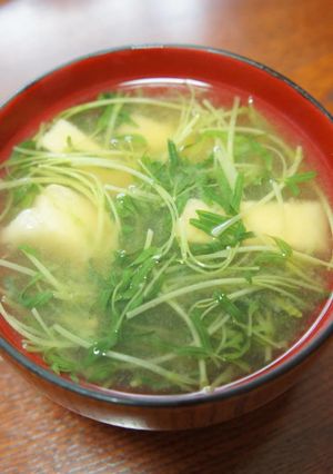 空芯菜の新芽と油揚げの味噌汁-レシピのメイン写真