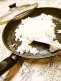 フライパンでご飯を炊く方法