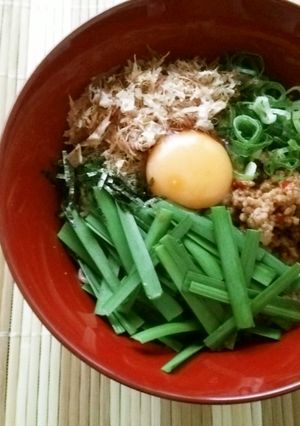 サッポロ一番塩らーめんで　混ぜそば風辛麺-レシピのメイン写真