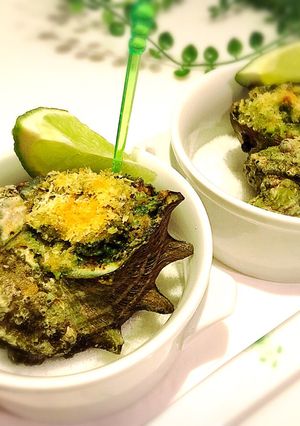 サザエのパクチーガリバタつぼ焼き-レシピのメイン写真