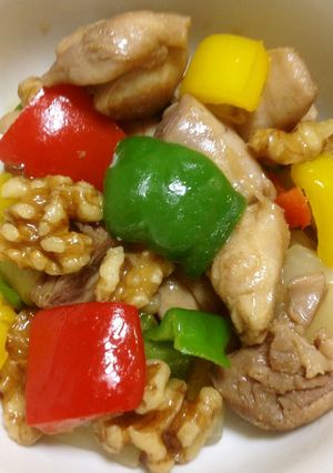 彩り♪鶏肉×胡桃×パプリカ＆ピーマン炒め-レシピのメイン写真