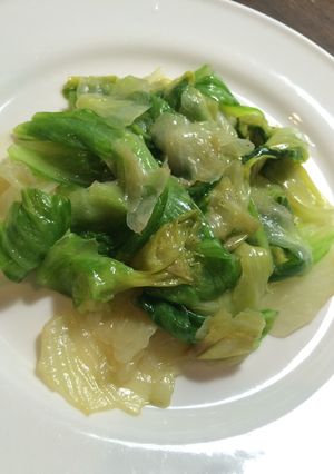 外葉も芯もシャキッと♪簡単レタスだけ炒め-レシピのメイン写真