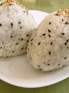 ☆ごま油香る ごま塩 おにぎり-レシピのメイン写真