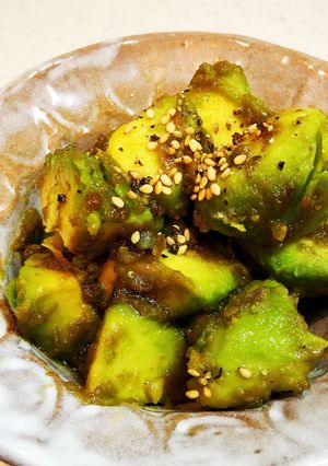 簡単！濃厚！アボカドのバター醤油焼き-レシピのメイン写真
