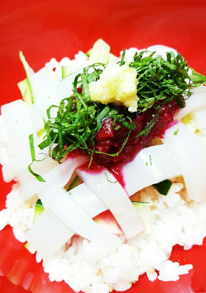 イカと梅肉のサッパリ丼　極道料理人！-レシピのメイン写真