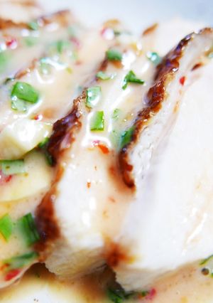 簡単！鶏ムネ肉の蒸し焼きピリ辛アジアン風-レシピのメイン写真