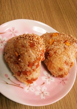 魚肉ソーセージとコーンの甘辛おにぎり☆-レシピのメイン写真