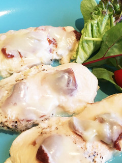 簡単ヘルシーおかず☆鶏胸肉の梅チーズ焼き-レシピのメイン写真