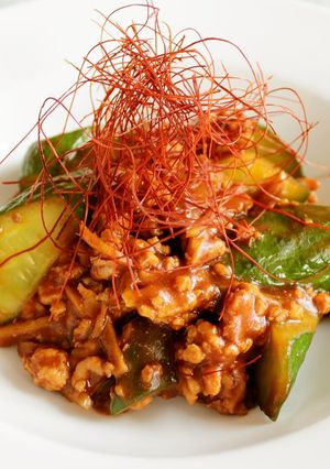 簡単！キュウリと鶏ひき肉のピリ辛味噌炒め-レシピのメイン写真