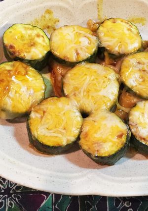 超簡単!ズッキーニのスパイシーチーズ焼き-レシピのメイン写真