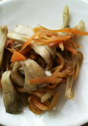 簡単１品！まいたけとにんじんの和風炒め-レシピのメイン写真
