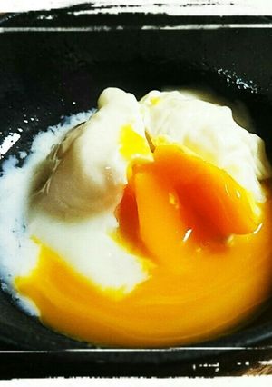 ラップで片付け簡単！レンジで温玉！-レシピのメイン写真