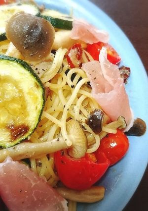 ドライトマトとズッキーニと生ハムのパスタ-レシピのメイン写真
