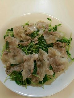 レンチンのみ!豚バラ豆苗モヤシのレンジ蒸-レシピのメイン写真