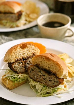 美味し懐かしメンチカツバーガー-レシピのメイン写真