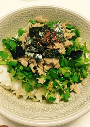 暑い日でも簡単ツナニラ丼-レシピのメイン写真