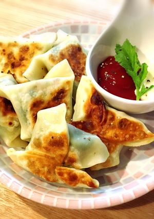 餃子の皮de★セロリとベーコンの包み焼き-レシピのメイン写真