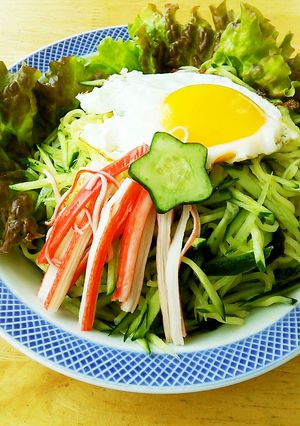 ゼロ海鮮ラーメンdeキュウリ冷麺☆-レシピのメイン写真