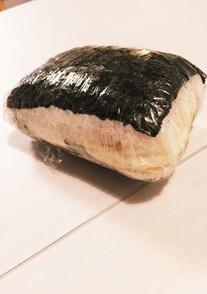 1こで満足ｯ♡豆腐ハンバーグおにぎらず-レシピのメイン写真