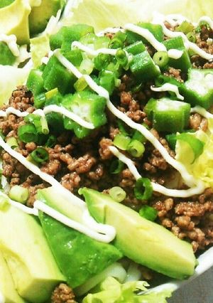 肉野菜たっぷり！乗っけ盛りサラダうどん-レシピのメイン写真