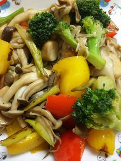 色々きのこと彩り野菜のバター醤油炒め☆-レシピのメイン写真