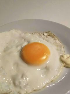 固くない美味しい目玉焼き-レシピのメイン写真