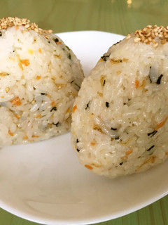 ☆ごま油香る 韓国ふりかけ おにぎり-レシピのメイン写真