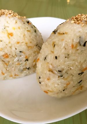 ☆ごま油香る 韓国ふりかけ おにぎり-レシピのメイン写真