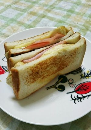 フライパンでホットサンド!ハムチーバナナ-レシピのメイン写真