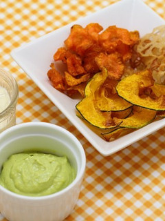 野菜チップスと2種類のディップソース-レシピのメイン写真
