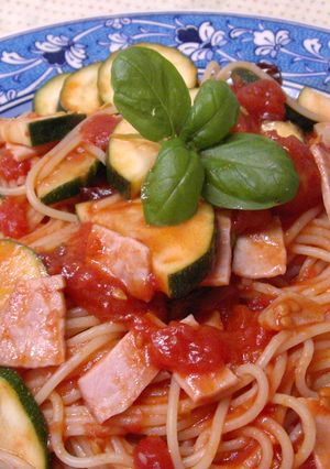 ズッキーニとトマトとベーコンのパスタ-レシピのメイン写真