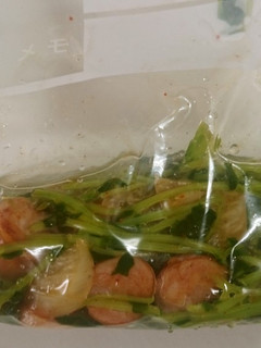 豆苗とウインナーの炒め物【冷凍】-レシピのメイン写真