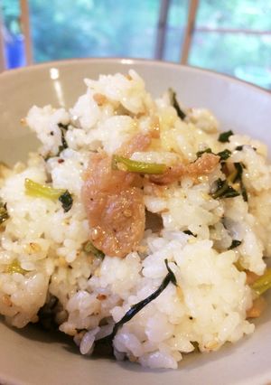 子供もペロリ！小松菜と豚バラの混ぜご飯-レシピのメイン写真