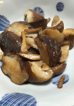 簡単椎茸のニンニクバター醤油炒め-レシピのメイン写真