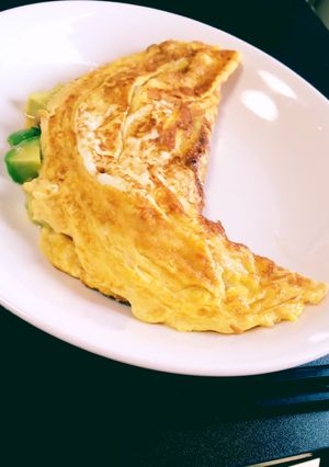 アボガドと納豆の三日月オムレツ-レシピのメイン写真
