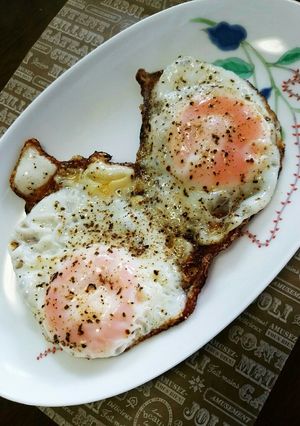 ちょい足しで☆刺激的な目玉焼き♡-レシピのメイン写真