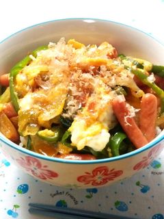 ピーマンとポークビッツの卵とじ丼-レシピのメイン写真