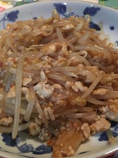もやしと鶏ひき肉の炒め物-レシピのメイン写真