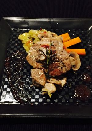 スチームポーク 赤ワインソース添え-レシピのメイン写真