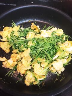 卵と豆苗炒め-レシピのメイン写真
