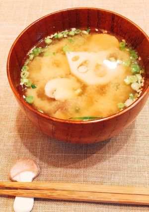 レンコンとマッシュルームのゴマ味噌汁-レシピのメイン写真