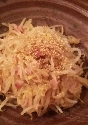 簡単！もやしとベーコンのごま油風味-レシピのメイン写真