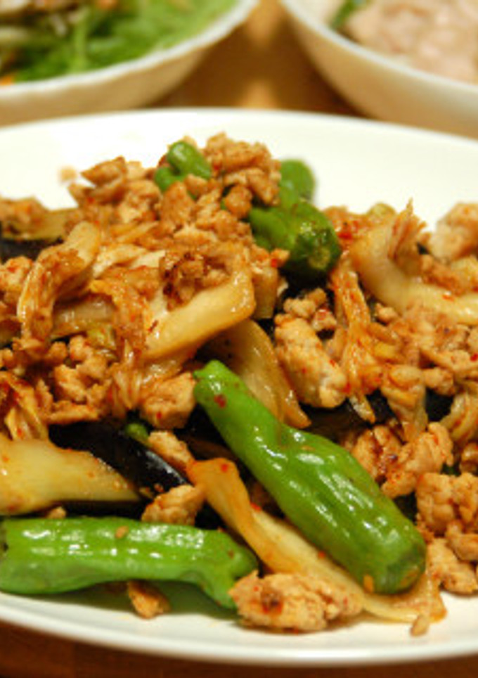 簡単！鶏ひき肉と夏野菜のキムチ炒め-レシピのメイン写真